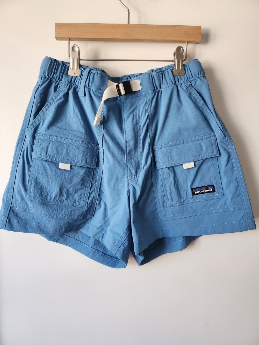 NWT Patagonia Women's Everyday Outdoor Lightweight Sky Blue Cargo Shorts - Picture 2 of 6